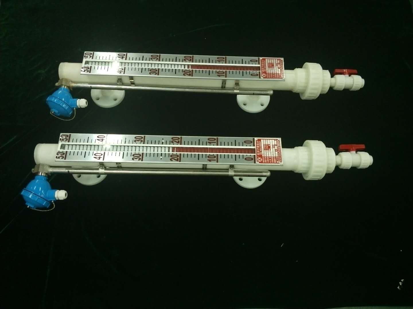 磁翻板液位计在环保水处理行业中的应用