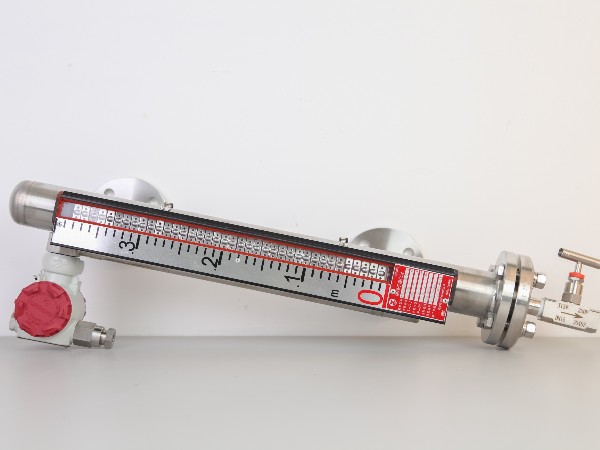 高温情况下居然还要给液位计保温？