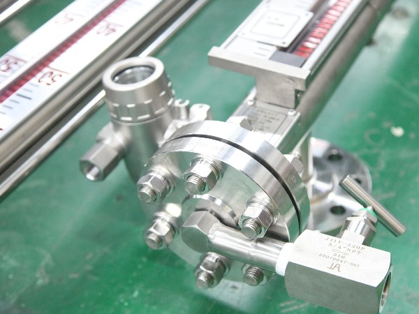 磁翻板液位计在消防水箱上的应用：西安相远科技27年专业解决方案