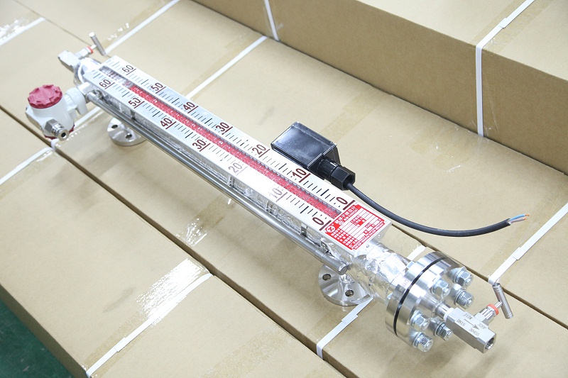 电伴热磁翻板液位计