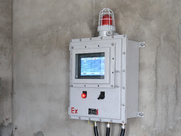 什么是液位控制显示箱？