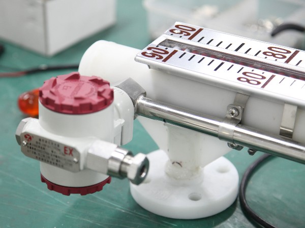 加药装置通常用什么液位计？26年厂家西安相远科技为您专业解答