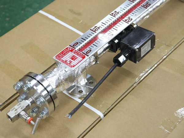 什么是电伴热磁翻板液位计？