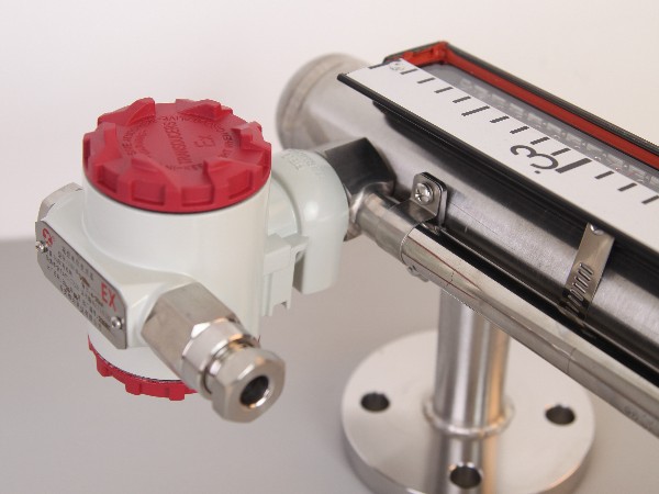 杀菌锅设备上液位计选型指南：为什么磁翻板液位计是首选？