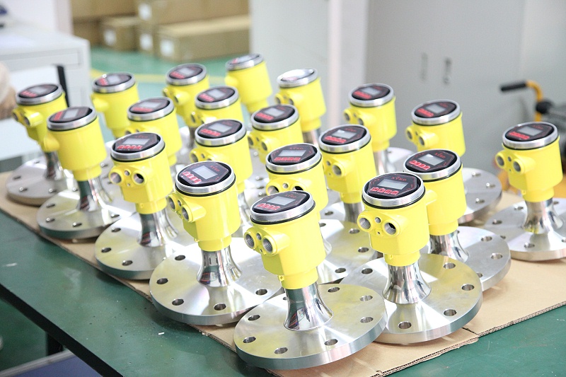 雷达液位计实物图